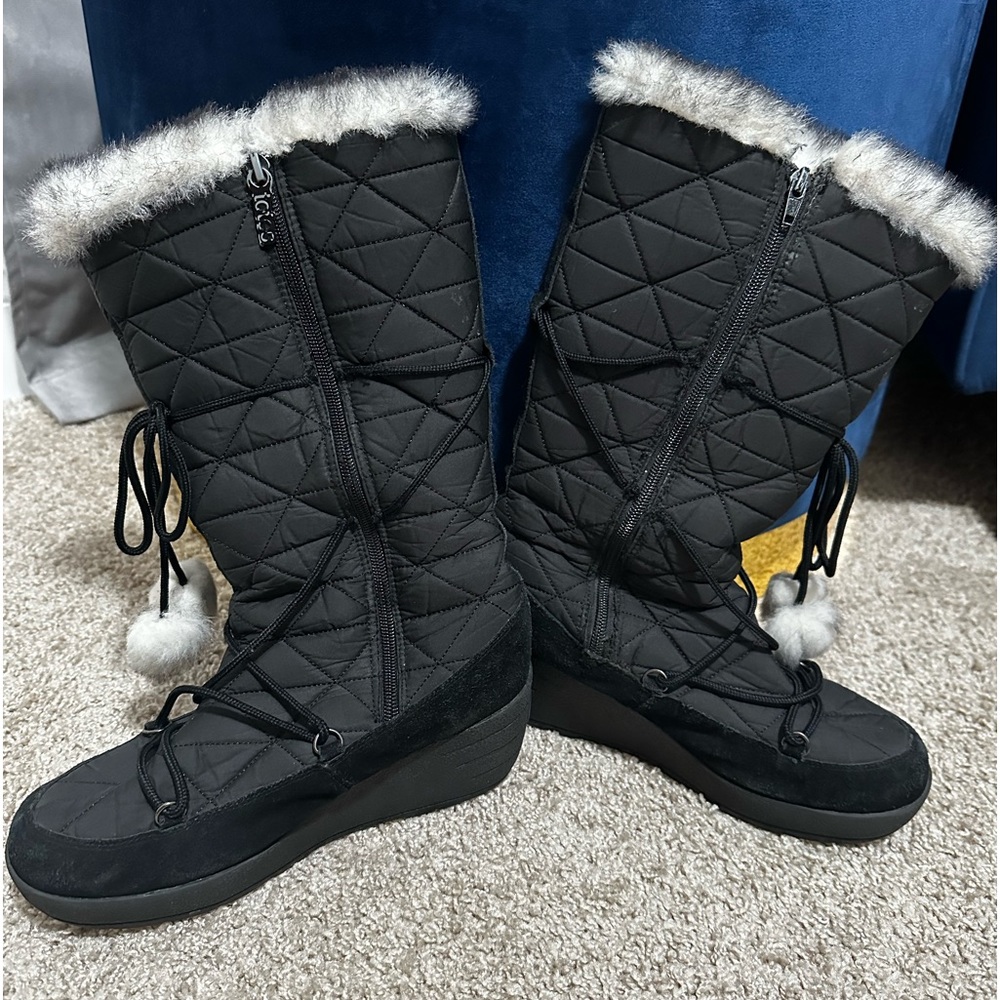 Totes All weather Black Fuzzy Wedge Boots - Size 9